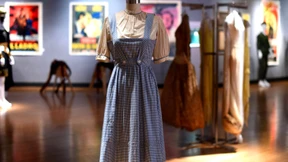 „Zauberer von Oz“-Kleid versteigert