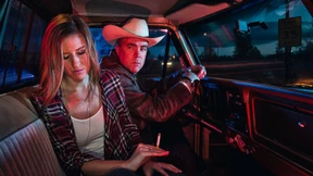 Dunkelheit am Rande der Stadt