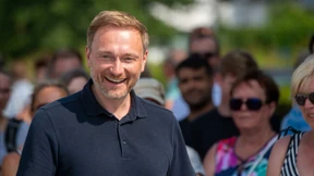 Leihstimmen auf leisen Sommersandalen