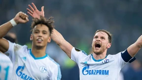 Schalke helfen das Glück und der Schiedsrichter