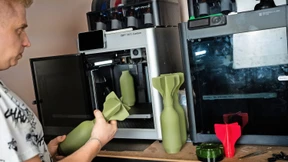 In Kiews Wohnzimmern drucken sie für die Front