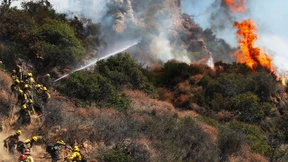 Heftiger Waldbrand in Südkalifornien 