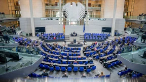 Bundestag berät über weitere Corona-Hilfen