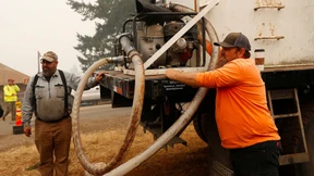 Freiwillige retten Dorf in Oregon vor Flammen