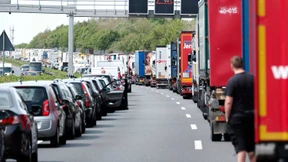Der Verkehrsfunk soll auf die Rettungsgasse hinweisen