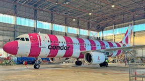 Mit pinkfarbenen Streifen gegen Brustkrebs