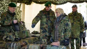 Verteidigungsministerin: „Persönliche Ausrüstung der Truppe hat Priorität“