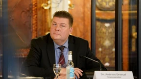 Dressel sieht keine politische Einflussnahme