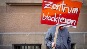 Daimler durfte Mitarbeiter wegen fremdenfeindlicher Beleidigung entlassen