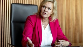 „Tanz auf zwei Hochzeiten“