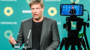 Habeck fordert langfristig mehr Geld für benachteiligte Schüler