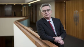 De Maiziere zweifelt an Eignung Seehofers für Innenministerium