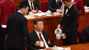 Vorhang auf für einen Mann