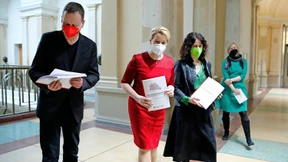 Neue Wohnungen, schönere Gefängnisse und verbeamtete Lehrer