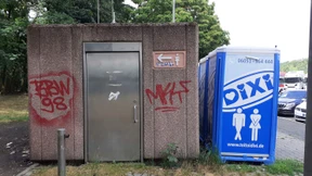 Unfallflüchtiger uriniert vor Wache der Autobahnpolizei