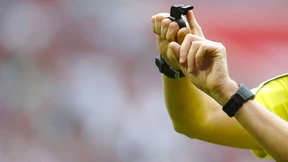 Die junge Schiedsrichterin pfeift auch Eltern zurück