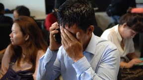 Am Flughafen bangen die Angehörigen