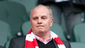 Ehrentribüne gegen Anklagebank