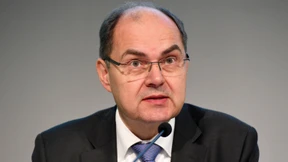 Nachdenklich, zögerlich, gründlich