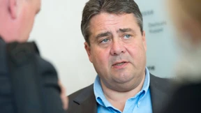 Tiefe Blicke in kleinem Kreis