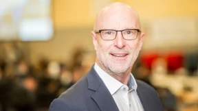 Stefan Korbach vertritt Wiesbaden in Berlin