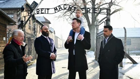 Musk bezeichnet Auschwitz-Besuch als „unglaublich bewegend“