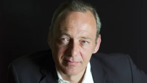 Was tun mit einer Visitenkarte von Jacqueline Bisset?