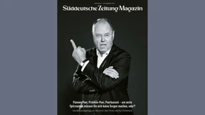 Peer Steinbrück zeigt den Mittelfinger