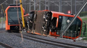 Zwei Regionalzüge im Schweizer Kanton Bern entgleist