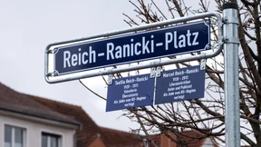 Endlich bekommt der  „Literaturpapst“ seinen Platz