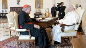 Papst Franziskus empfängt Kardinal Pell