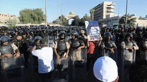 Demonstranten stürmen Parlament in gesicherter Grüner Zone