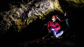 Mit Nähgarn in die Unterwelt