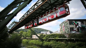 Ein Engel mit Nieten statt Flügeln