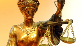 Haftstrafen für sexuelle Übergriffe auf junge Frau