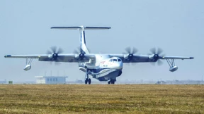 Größtes Wasserflugzeug der Welt auf Jungfernflug