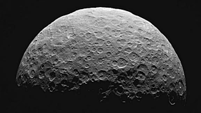 Auf Tuchfühlung mit Ceres