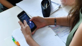 Kein generelles Handyverbot an Schulen