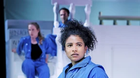 Blau wie Göttin Kali