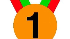 Kleiner Mann schlägt sich durch