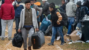 Formulare, Gutscheine und ein Bett