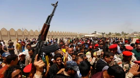 Tausende Iraker melden sich zum Krieg