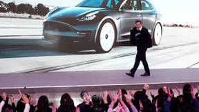 Tesla-Gründer legt Tänzchen hin