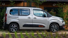 Praktisch ohne Van und Aber