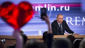 Putins Töchter, Putins Truppen