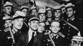 In Opposition mit Band und Schläger