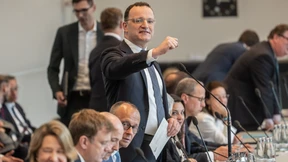 Sparzwang auch für Abgeordnete?