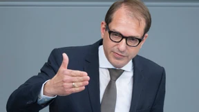 Zeitplan für Pkw-Maut droht zu scheitern 