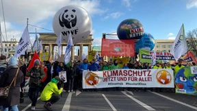 „Stop Klimakrise, Stop GroKo“