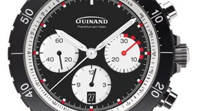 Auf Uhr-Prototypen bieten und Gutes tun